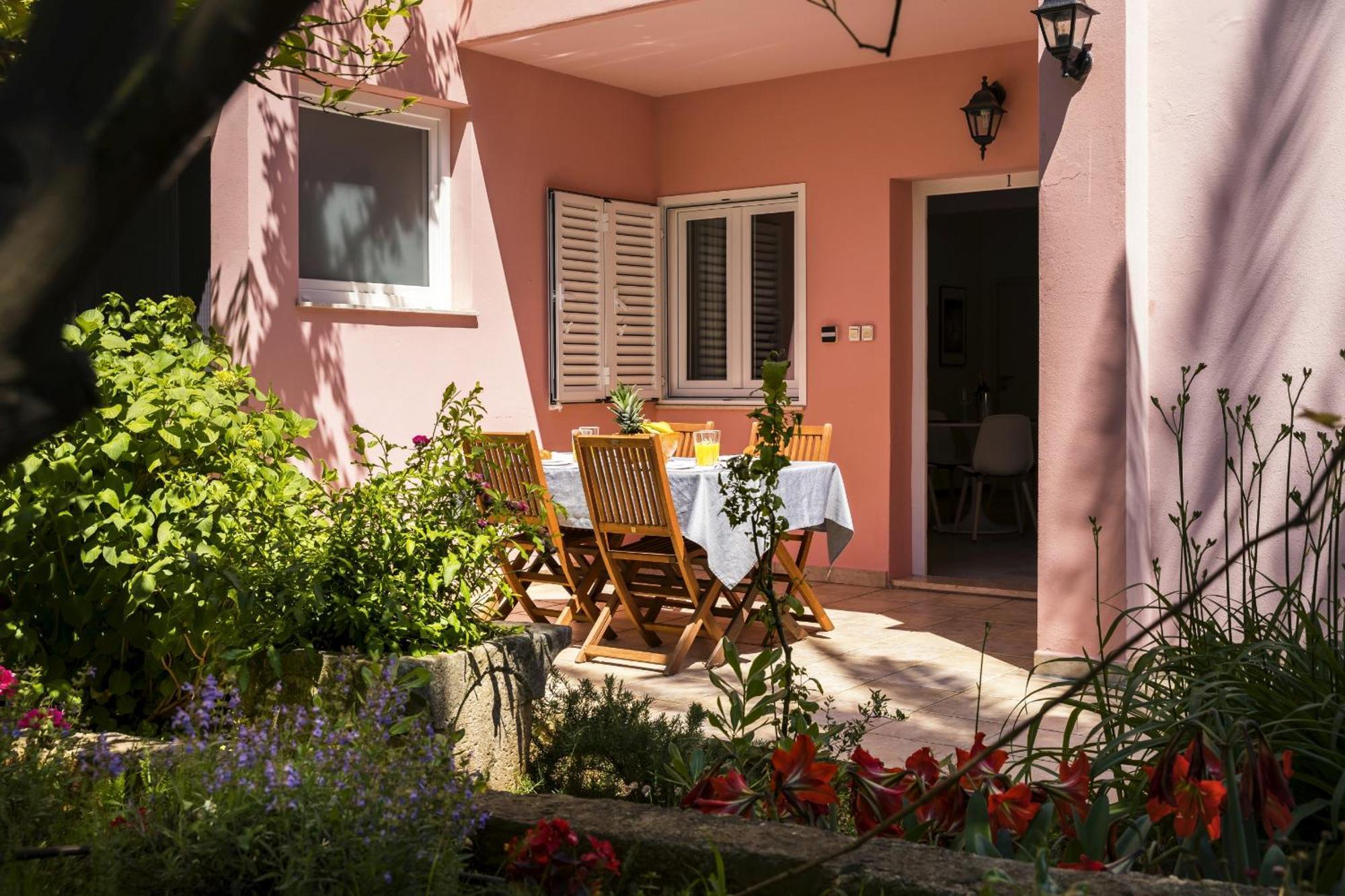 Apartments Laura Mali Lošinj Exterior foto